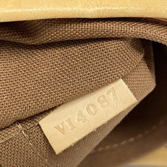 LOUIS VUITTON Batignolle Monogram Tote Bag 882-072725 - Picture 13 of 15